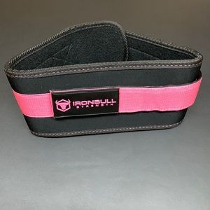 Iron Bull Strength - Pink and black lifting belt